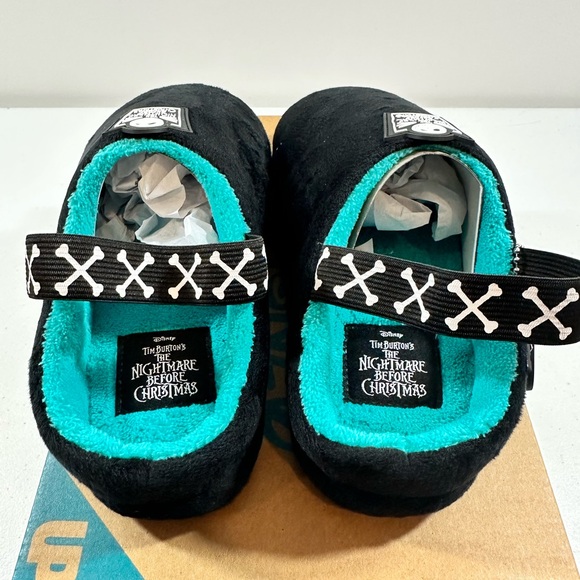 Disney Tim Burton Nightmare Before Christmas Youth Clog Slippers, Size 5 - Picture 2 of 11